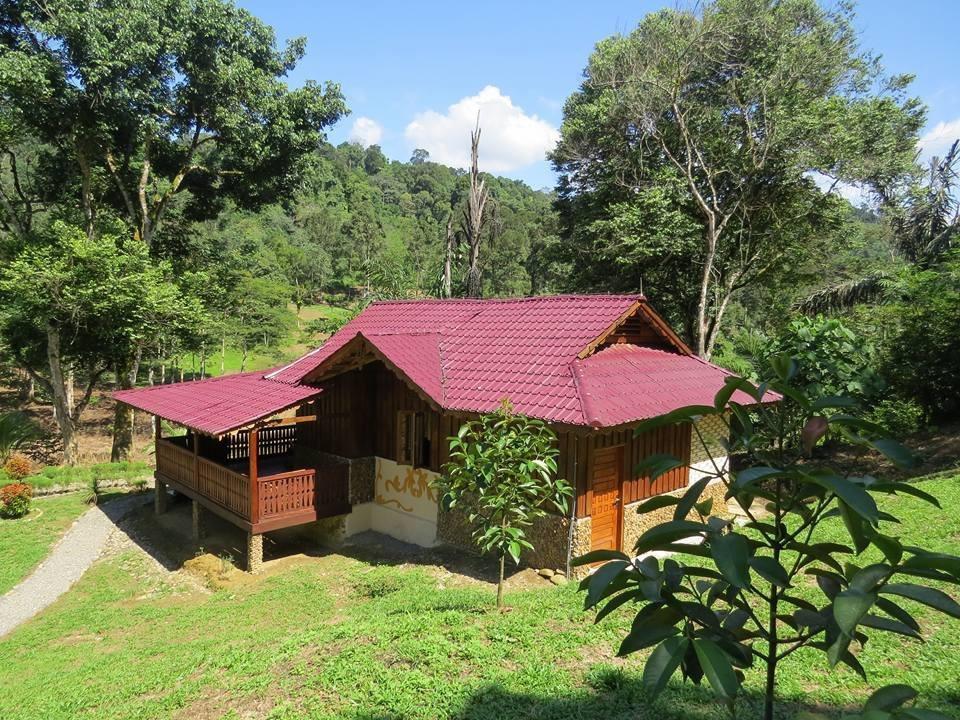 Batu Kapal Jungle Houses Hotell Berastagi Exteriör bild